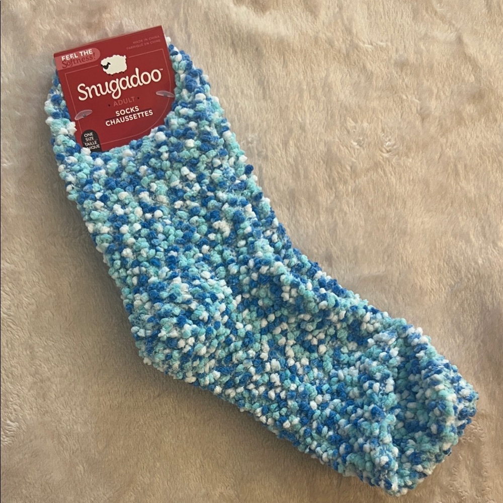 NWT Snugadoo blue soft cozy socks adult one size